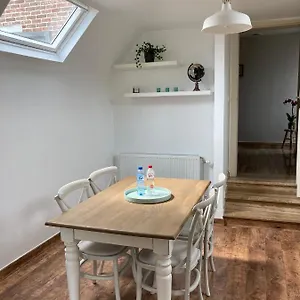 Apartment Rustig In Het Met Terras Kontich