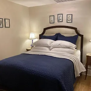 https://pineapple-house-new-garden-apartment-in-a-historic-landmark.seedenverhotels.com
