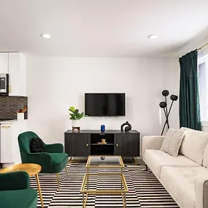 https://stylish-5br-home-w-fire-pit-15-mins-to-dt-denver.seedenverhotels.com