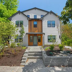 https://jerrys-sweet-suite-84-walkscore.seattlehotelsites.com